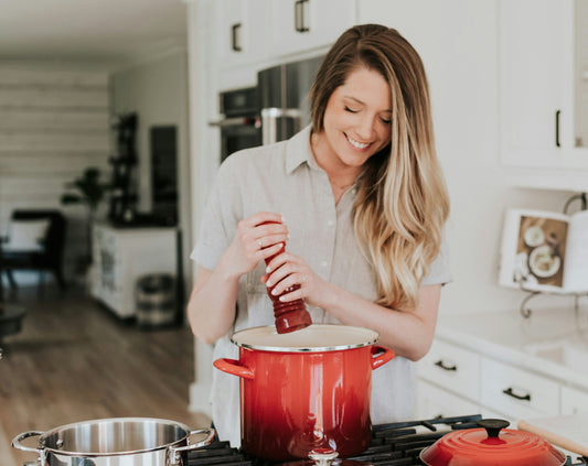 Cooking And Contact Lenses: How to Stay Safe and Comfortable in the Kitchen